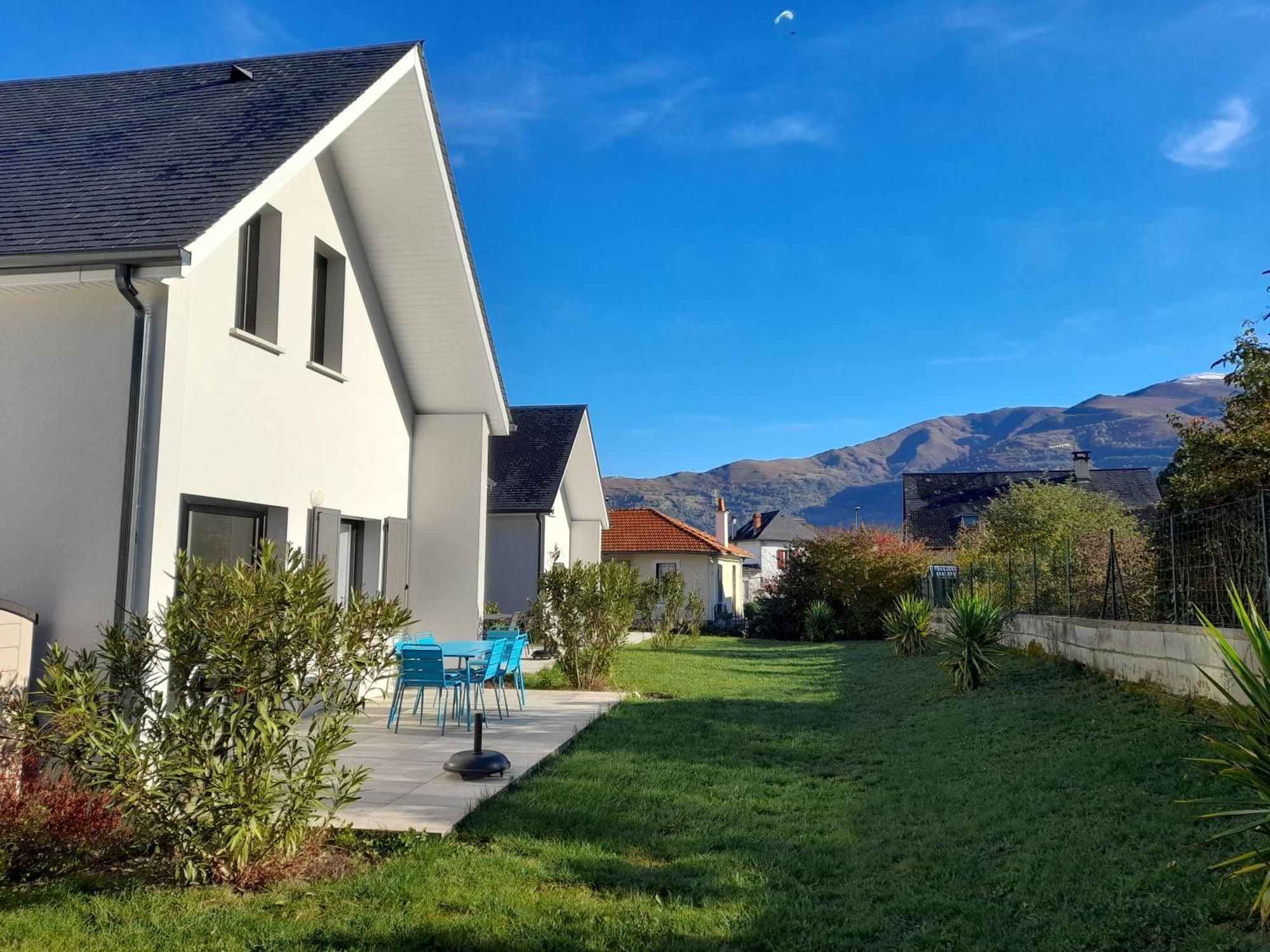 Gite Les Lys Fleurs Des Pyrenees Argelès-Gazost Esterno foto